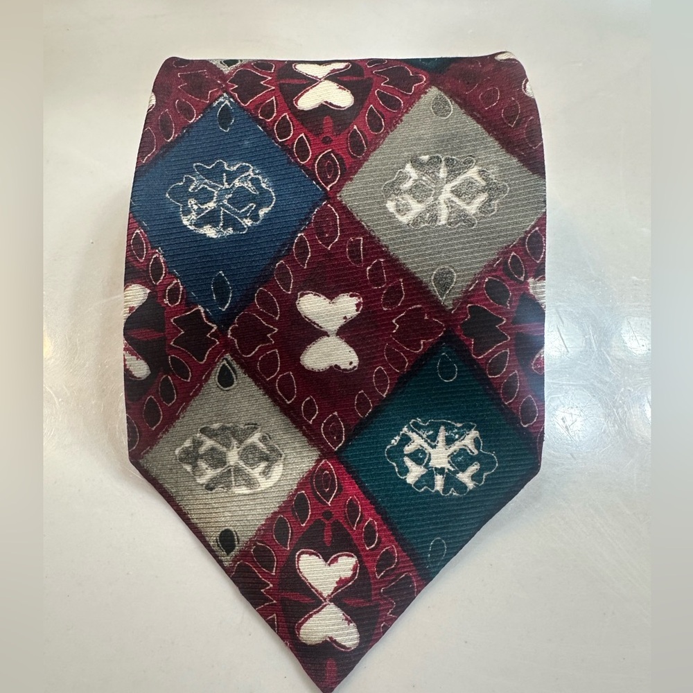 Evan Picone Vintage 💯% Silk Necktie Burgundy Blue Gray Geometric Elegant